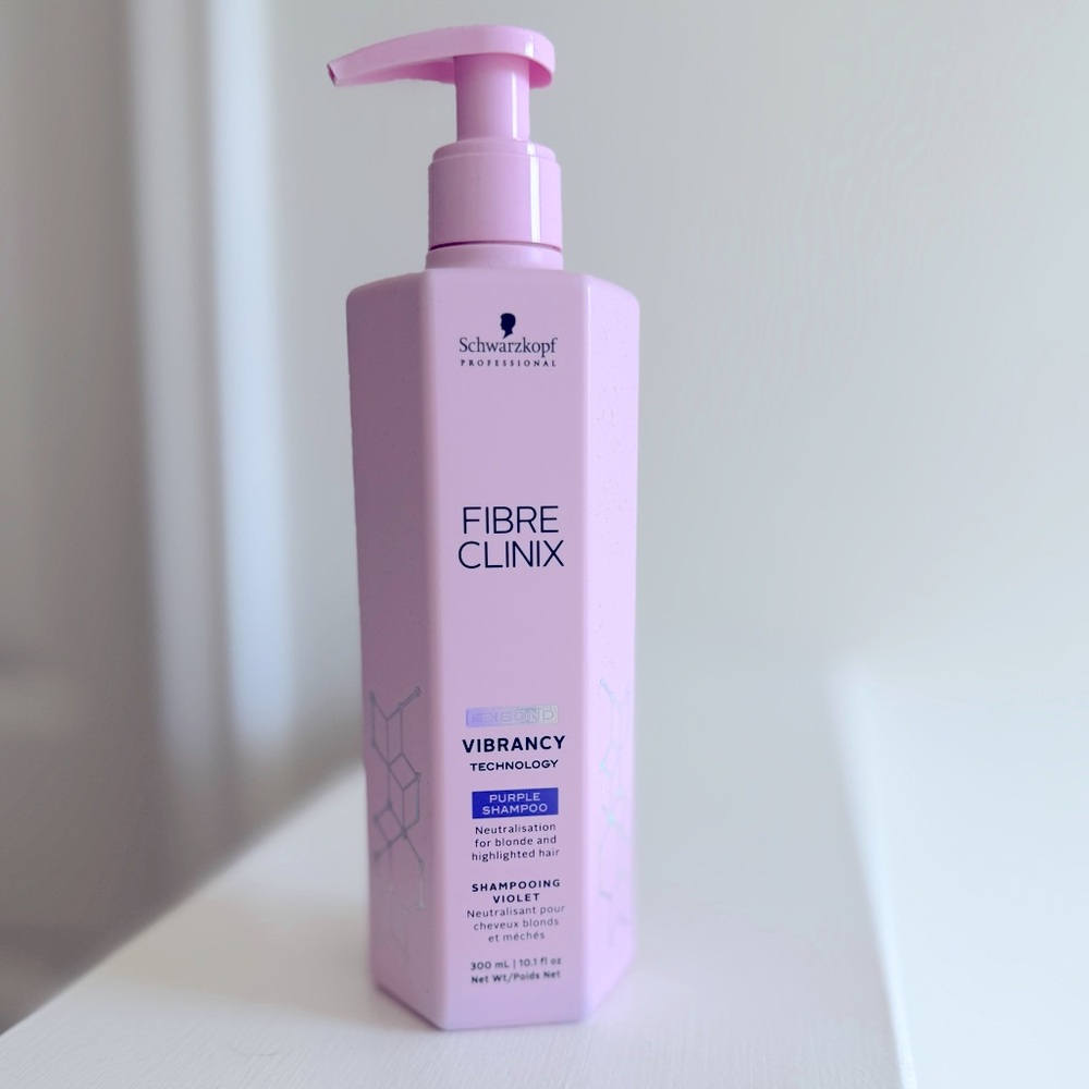 Schwarzkopf Fibre Clinix purple shampoo. 10.1oz.